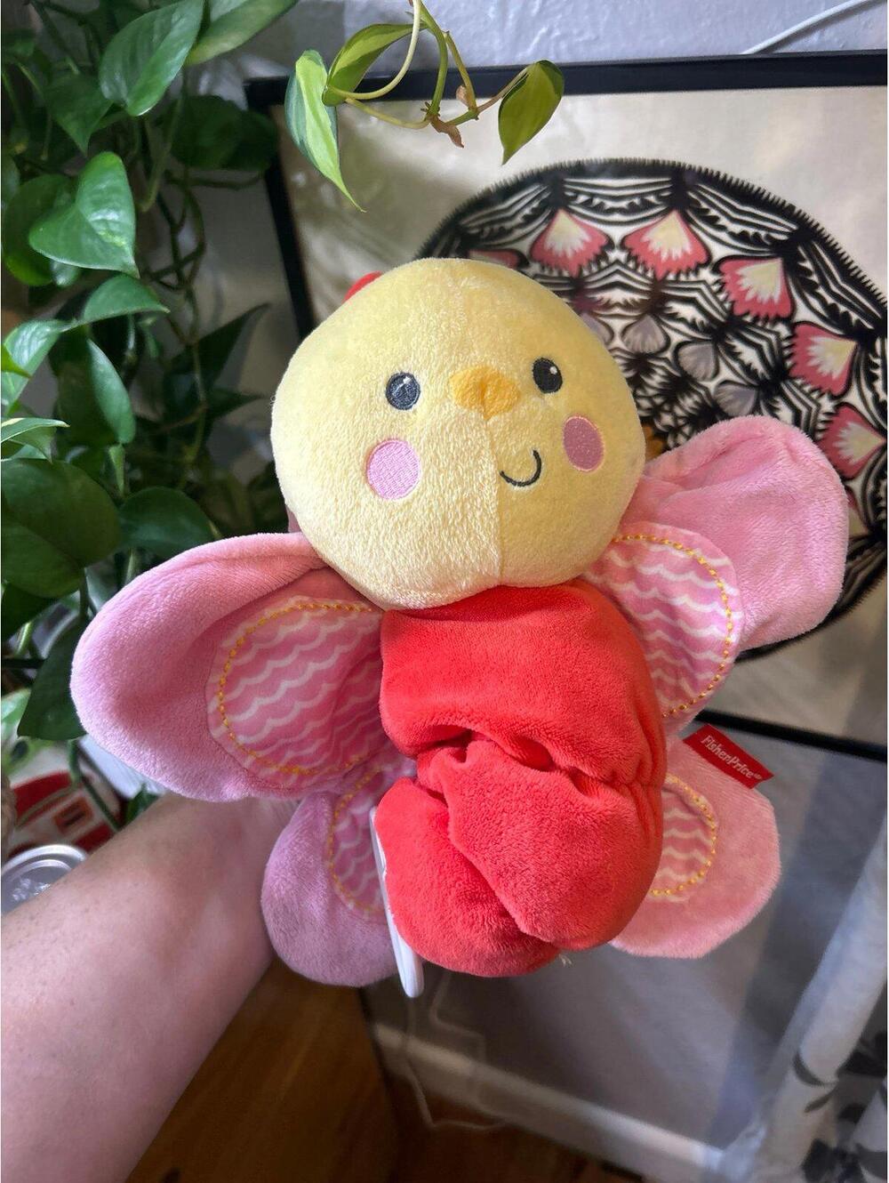 FISHER PRICE 2014 SOFT PLUSH BUTTERFLY MUSICAL BABY CRIB PULL STUFFED TOY CRIB